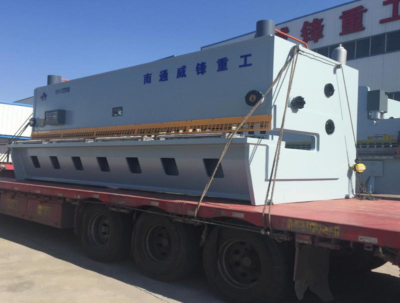 QC11Y-25*6500深喉口剪板機