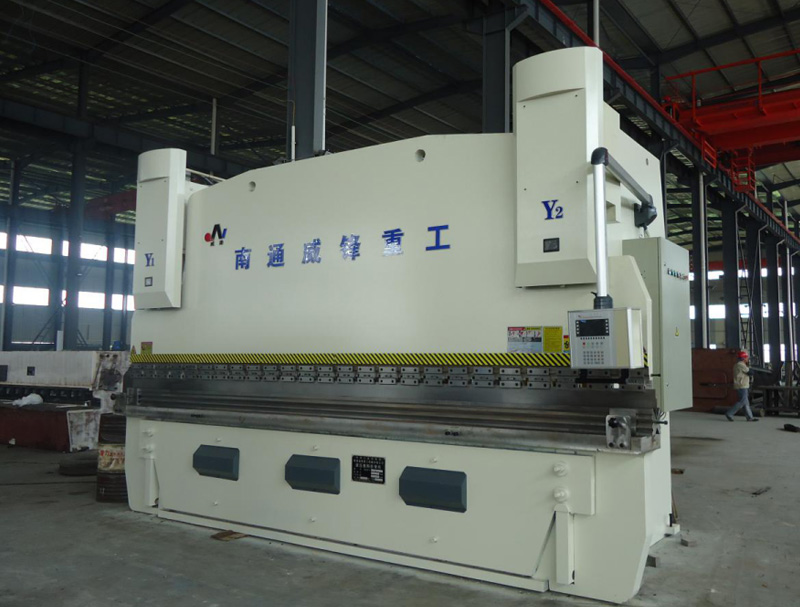 300T/4000 電液伺服數控折彎機